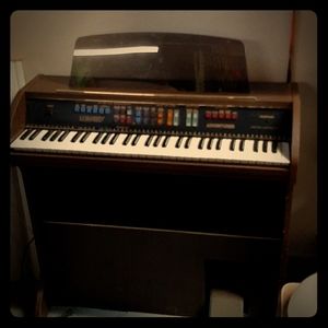 An electric piano